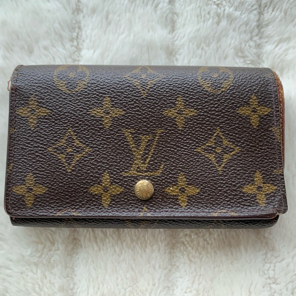 LOUIS VUITTON Brown Monogram Snap Front Zipper Wallet - Picture 1 of 11